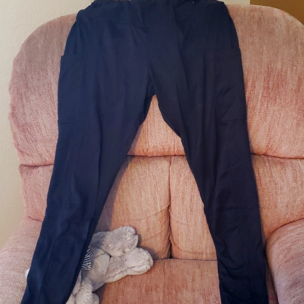 Black leggings with pockets